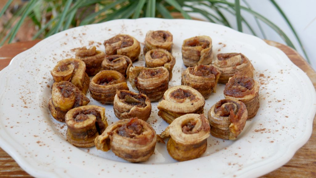 Easy Raw Vegan Cinnamon Rolls With Chocolate Filling - Gluten Free ...